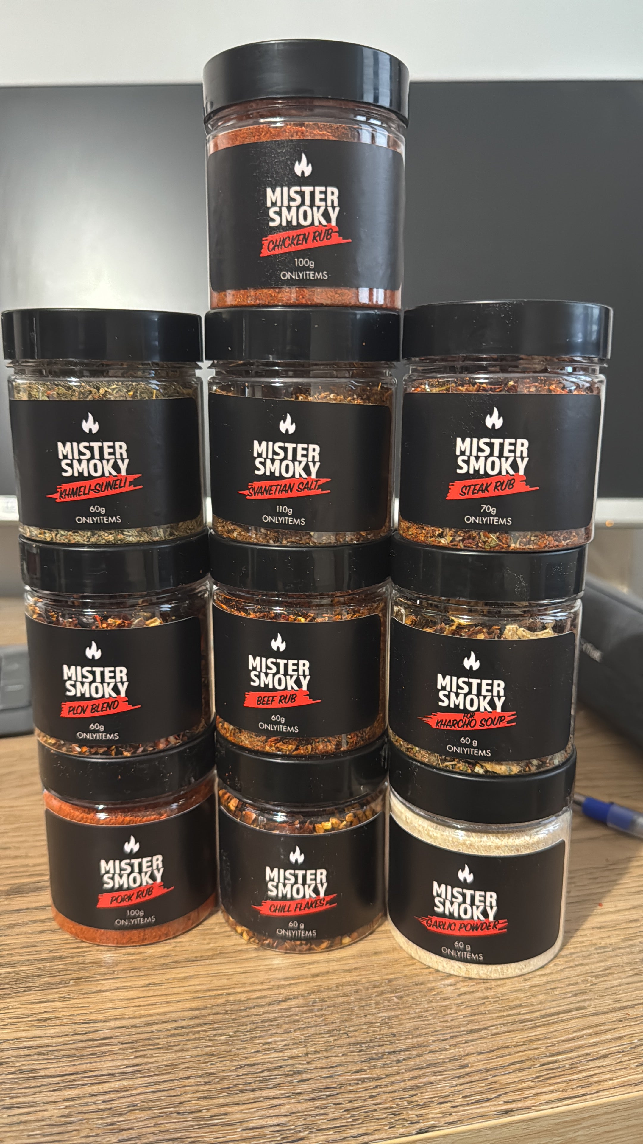 BBQ Gift Set for Grill Lovers – Apron with Beef & Steak Rubs